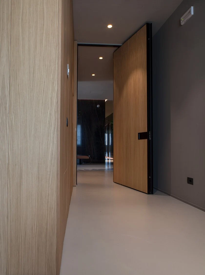 Porte De Sécurité Pivotante En Bois – Image 7