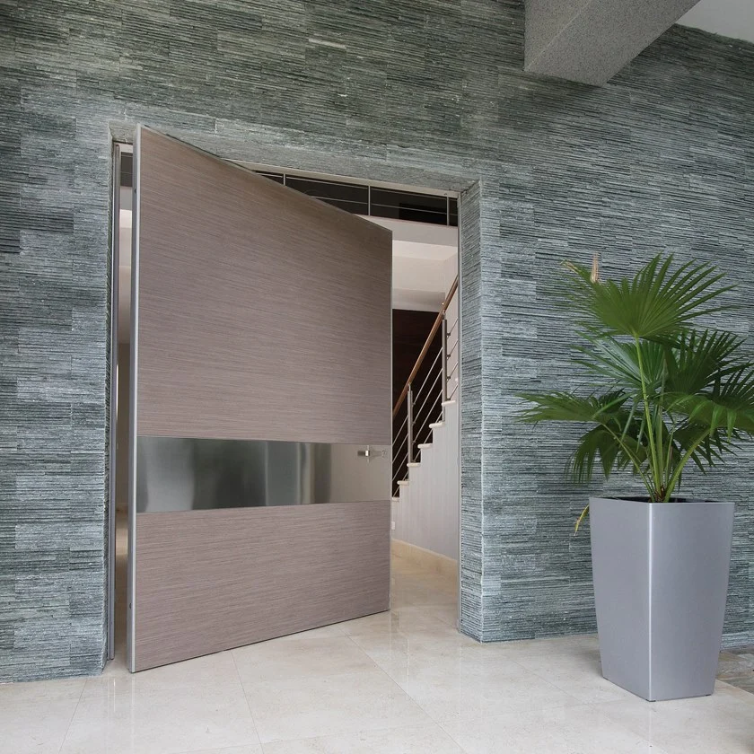 Porte De Sécurité Pivotante En Bois – Image 17